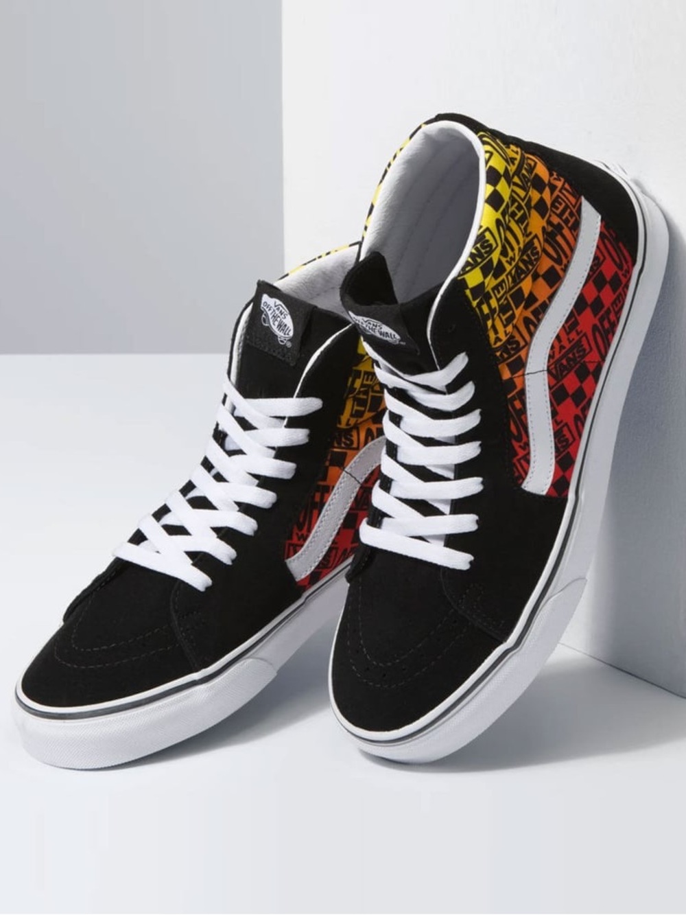 Vans Sk8-Hi High-Top Sneaker, Black with Multi-color Flame logo - Men’s 6.5 - Picture 2 of 10